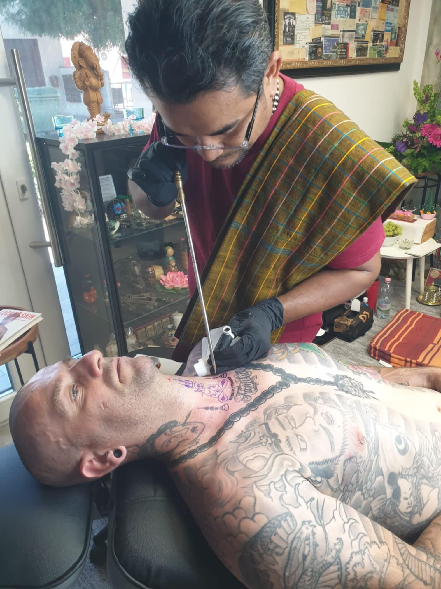 Pong Chaiya Sak Yant munkája a Pinker Tattoo galériából